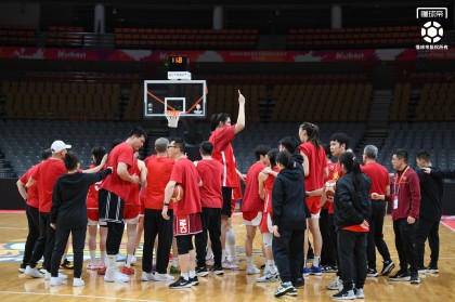 星空体育-中国女篮世预赛最后一练，王治郅到场观看&amp;amp;全队精神饱满