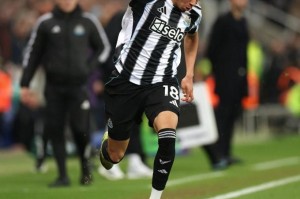 星空体育在线登录-36.3km/h，奥苏拉对阵曼联比赛中创造本赛季英超前锋最快速度