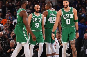 皮尔斯指出凯尔特人持续存在领先优势流失隐患 三分球战术双刃剑效应显著